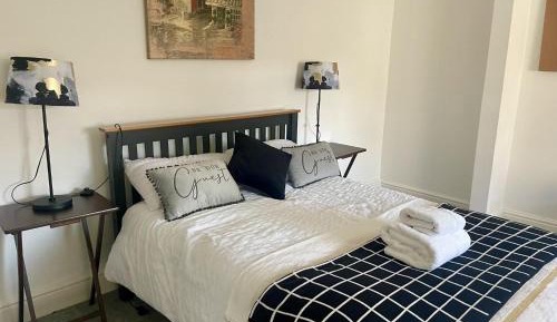 Deluxe Double Room with Shower