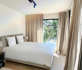 Two-Bedroom Deluxe Apartment with Garden View