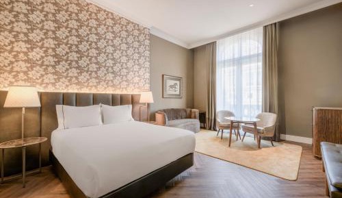 Premium Deluxe Queen Room