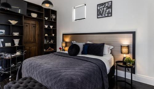 Deluxe King Room