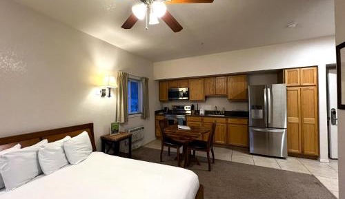 Deluxe Studio (2 adults)