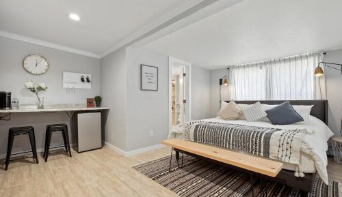 One-Bedroom Suite