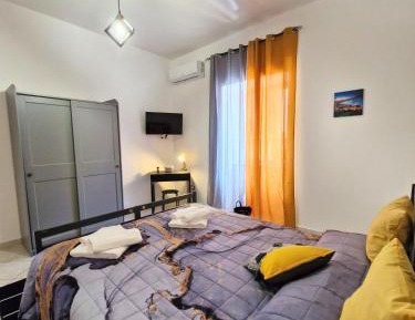 Double Room with Shared Bathroom