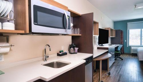 King Studio Suite with Water View and Accessible Tub