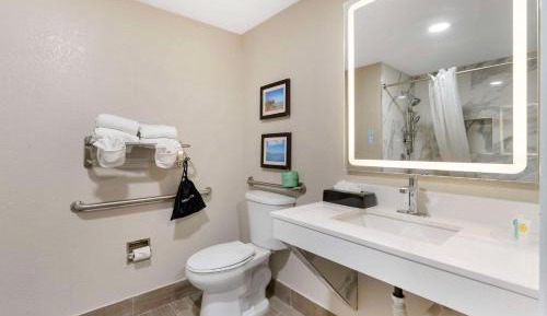 Queen Suite with Two Queen Beds - Non-Smoking