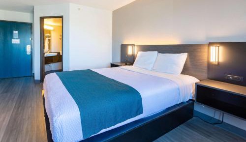 Queen Room - Non-Smoking