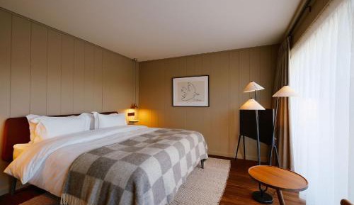 Deluxe Suite with Spa Bath