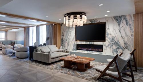 Junior King Suite with Sofa Bed - Club Lounge Access