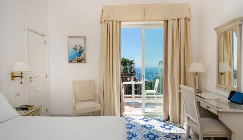 Double Room with Balcony and Sea View