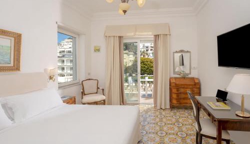 Double or Twin Room with Balcony and Garden View