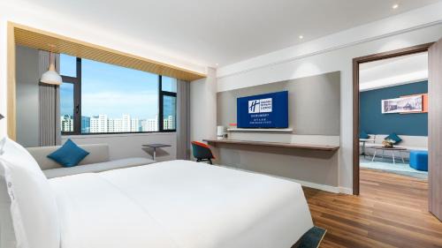Suite with One King and One Single Bed