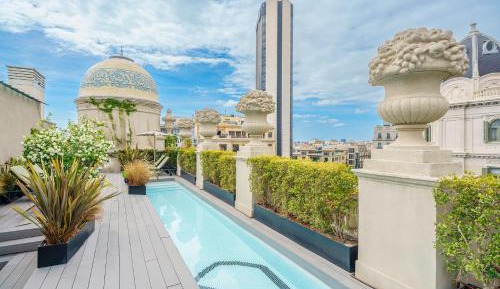 Superior Five-Bedroom Apartment