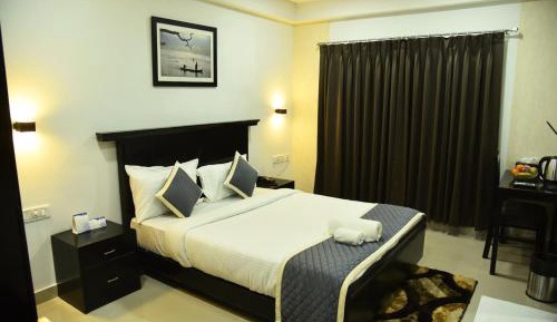 Deluxe Queen Room