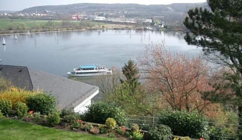 Apartment with Lake View
