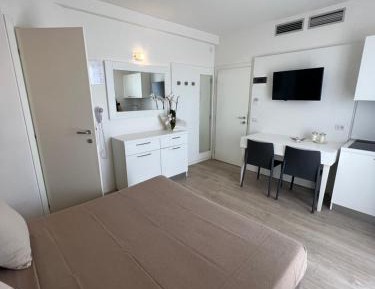 Deluxe Double Studio