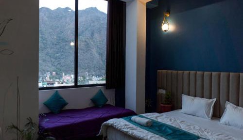 King Room with Mountain View