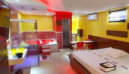 Deluxe Suite with Spa Bath