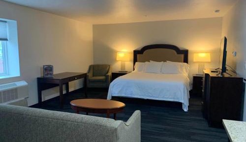 King Studio with Sofa Bed