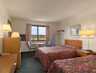 Queen Room with Two Queen Beds - Non-Smoking