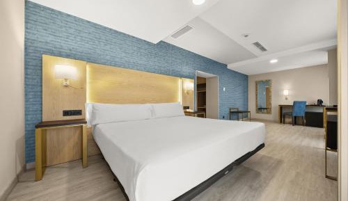 Double Room with Living Room 