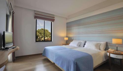 Suite with Garden View