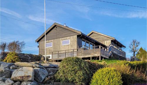 Five-Bedroom Holiday Home