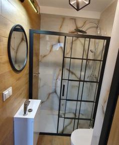 Apartment with Mountain View