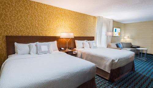 Studio with Two Queen Beds and Sofa Bed