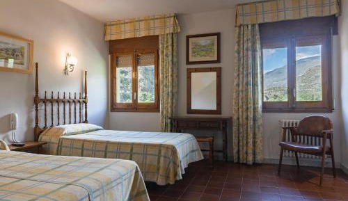 Triple Room (2 Adults + 1 Child)