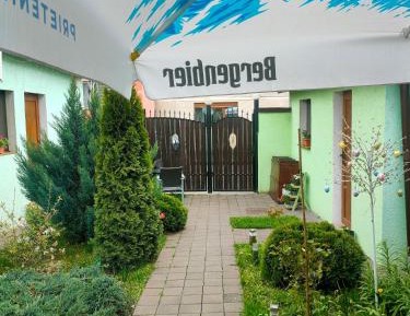 Queen Room with Spa Bath