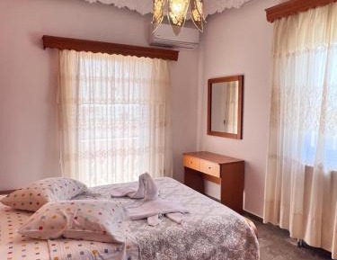 Apartment with Pool View 