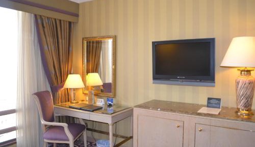 Club Room Partial Haram View with One King Bed