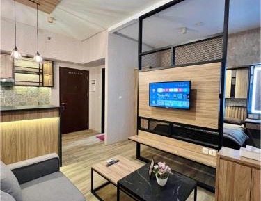 Apartment with Pool View 