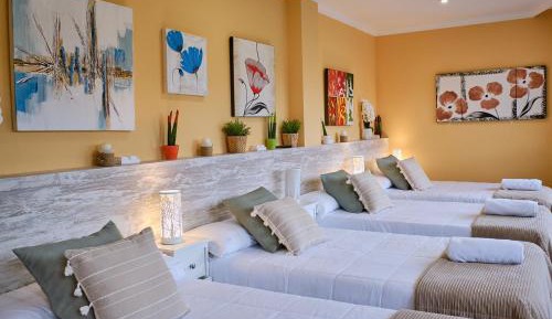 Quadruple Room with Shared Bathroom