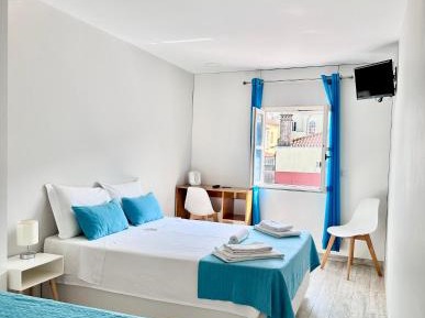 Triple Room with Private Bathroom Premium