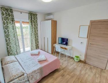 Double Room with Balcony (3 Adults)