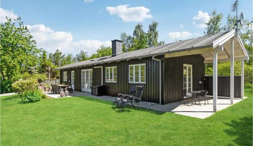 Three-Bedroom Holiday Home 