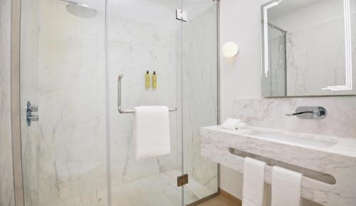 Three Bedroom Apartment, 3 King, Beach Access