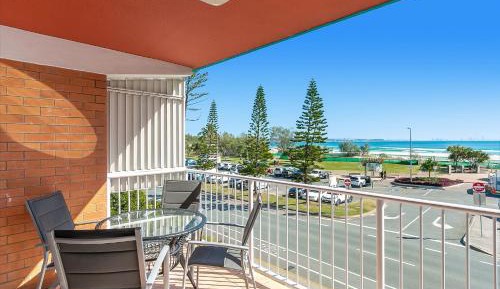 Apartment with Balcony