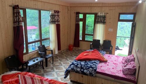 Double or Twin Room with Mountain View