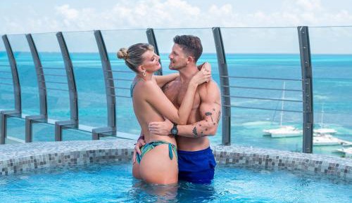 Couple’s Clothing-Optional Deluxe Ocean-View Room