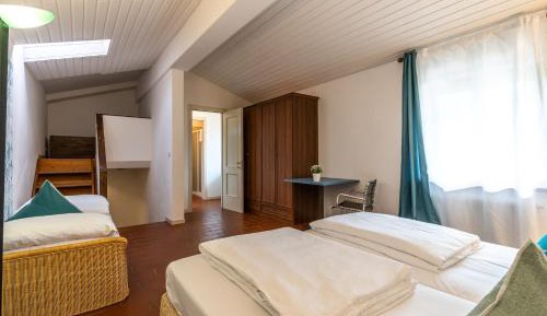 Quadruple Room with Private Bathroom