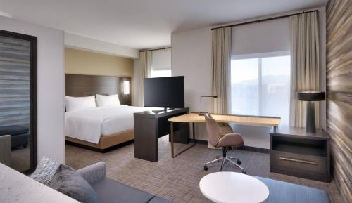 King Studio with Sofa Bed