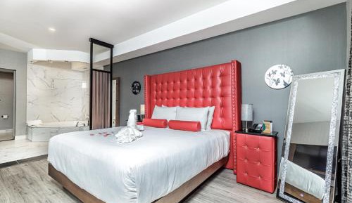 Presidential King Suite with Sofa Bed