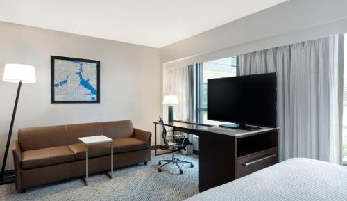 King Studio Suite with Sofa Bed High Floor