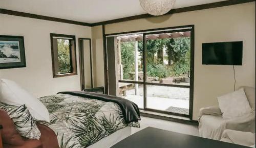 Apartment with Garden View