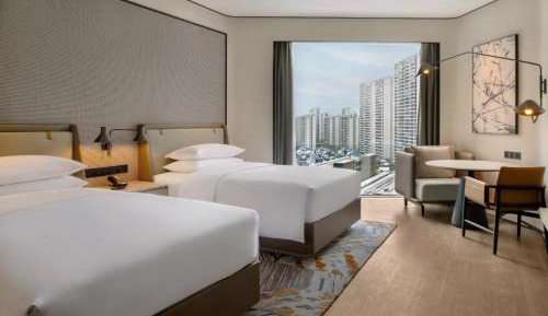 Deluxe Double Room with Two Double Beds and City View