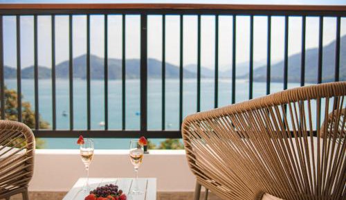 Triple Room with Balcony Sea View