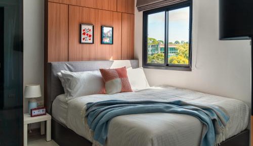 Apartment with Mountain View