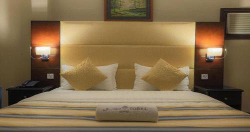 Family Room with Mountain View